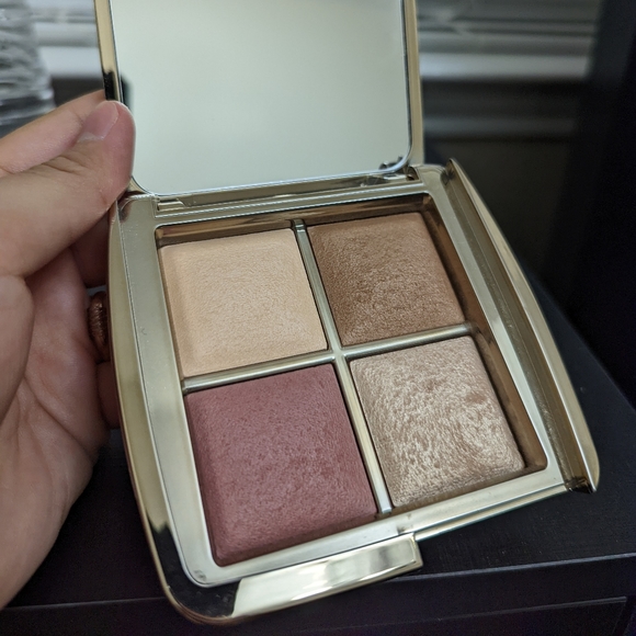 Hourglass Makeup Hourglass Ambient Lighting Edit Mini Sculpture